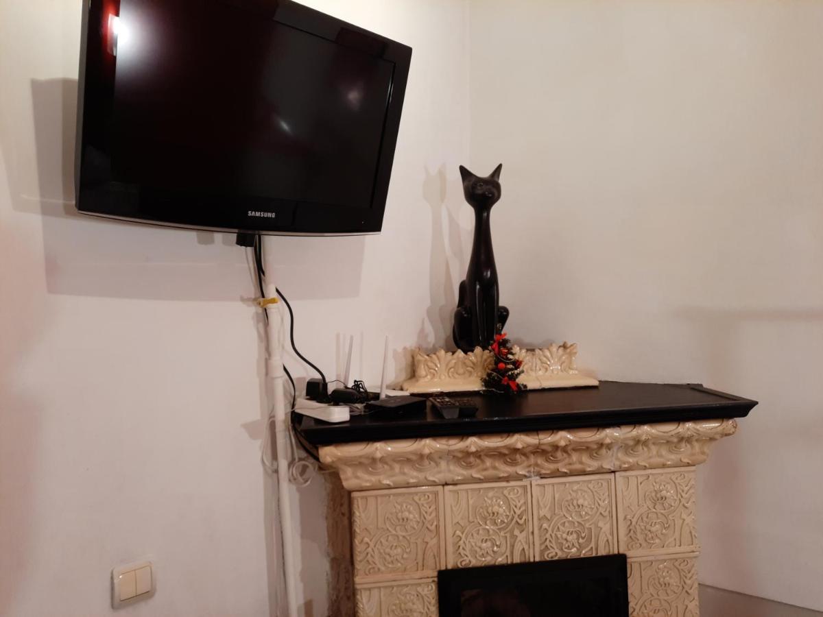 Midnight Cats' Apartment In Rynok Square Світло Є Завжди! 利沃夫 外观 照片